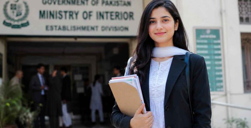Best government jobs for females in Pakistan - professional woman at government office